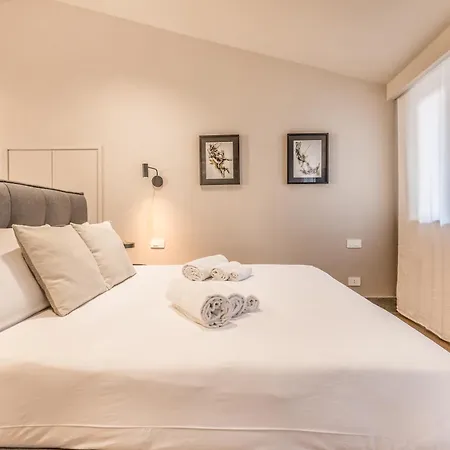 Eroma Apartment Rom
